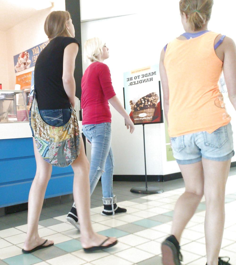 23P Voyeur Pics 11 - More Mall Chicks