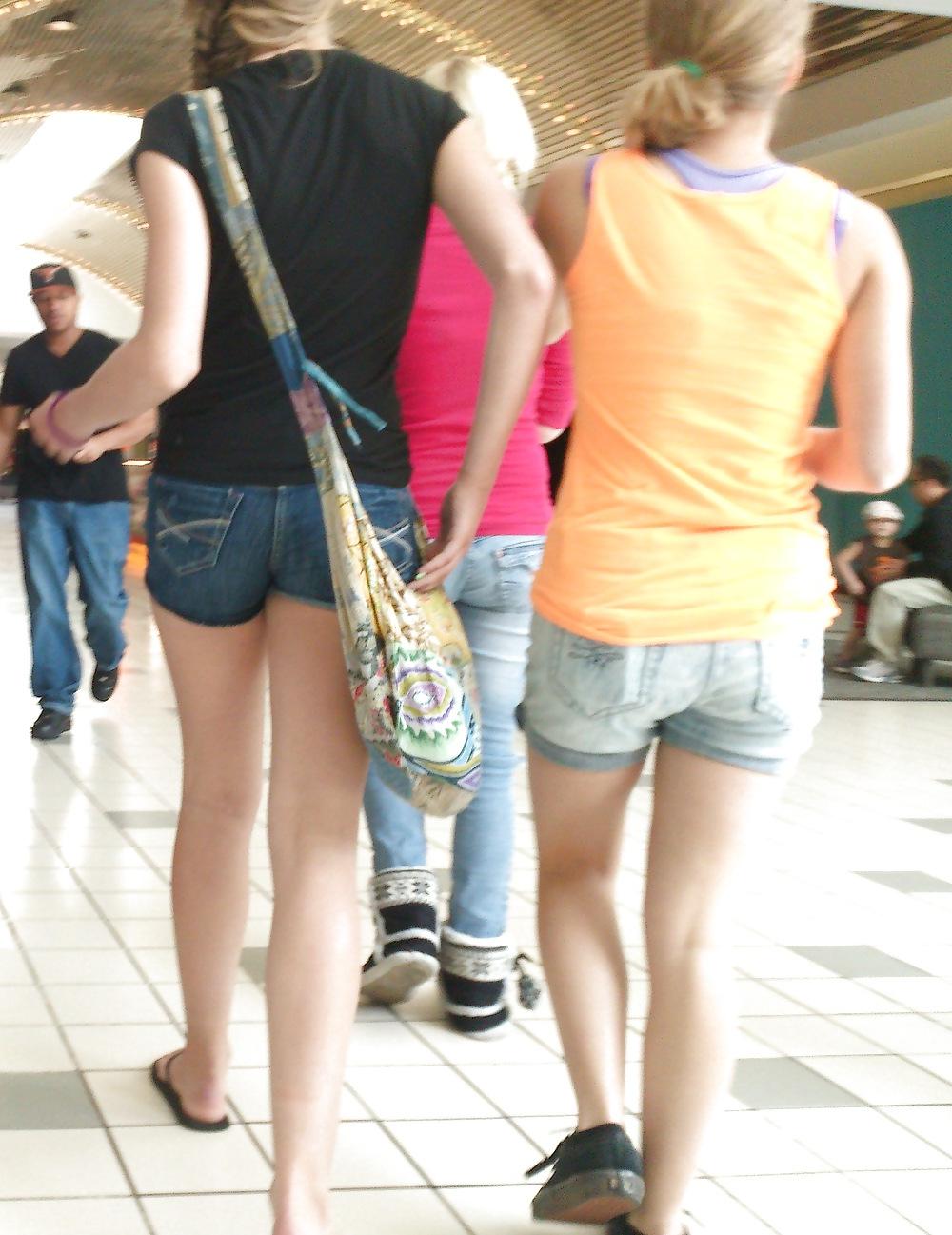 23P Voyeur Pics 11 - More Mall Chicks