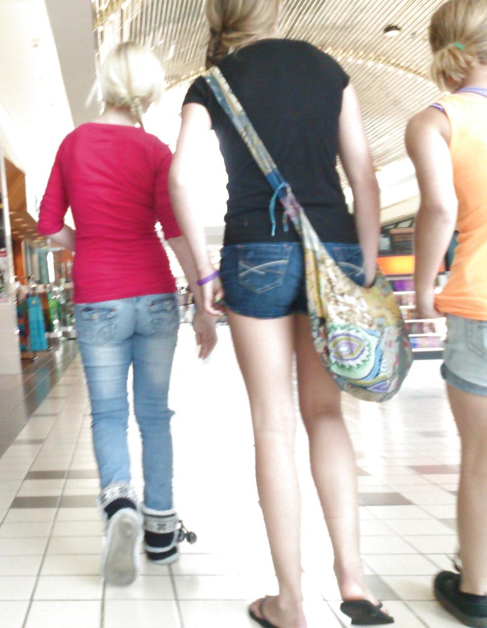 23P Voyeur Pics 11 - More Mall Chicks
