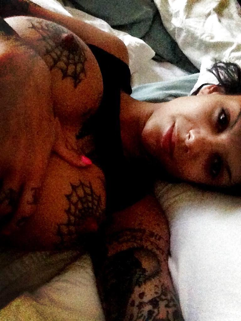 25P BONNIE ROTTEN'S PERFECT TITS MMMMM YUMMY 