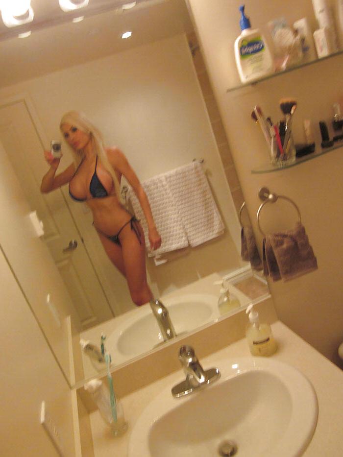 22P Bella: Fake Tit Cam Girl