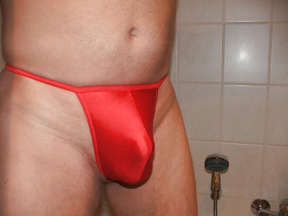 19P Wet red thong and golden shower