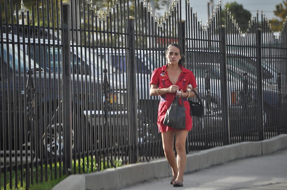 4P Hooker Walking
