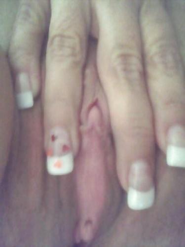 11P Brunette cougar with naughty pix