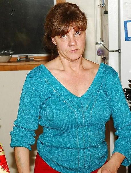 25P SHOW YOUR WIFE - LINDA