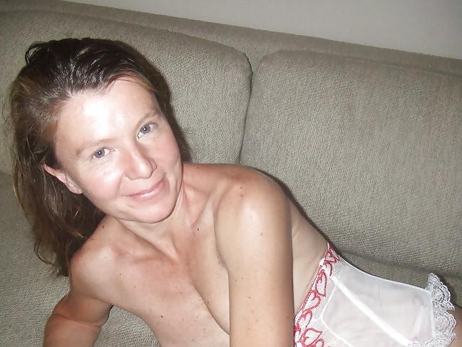 25P SHOW YOUR WIFE - CHRIS