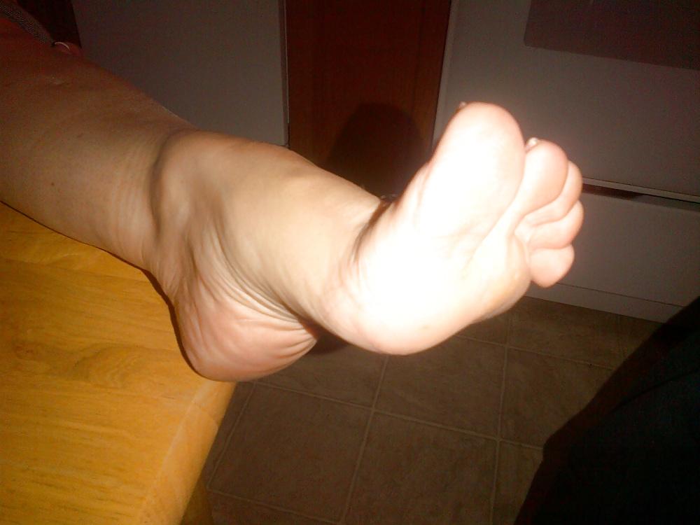7P Canadian Friends feet and soles