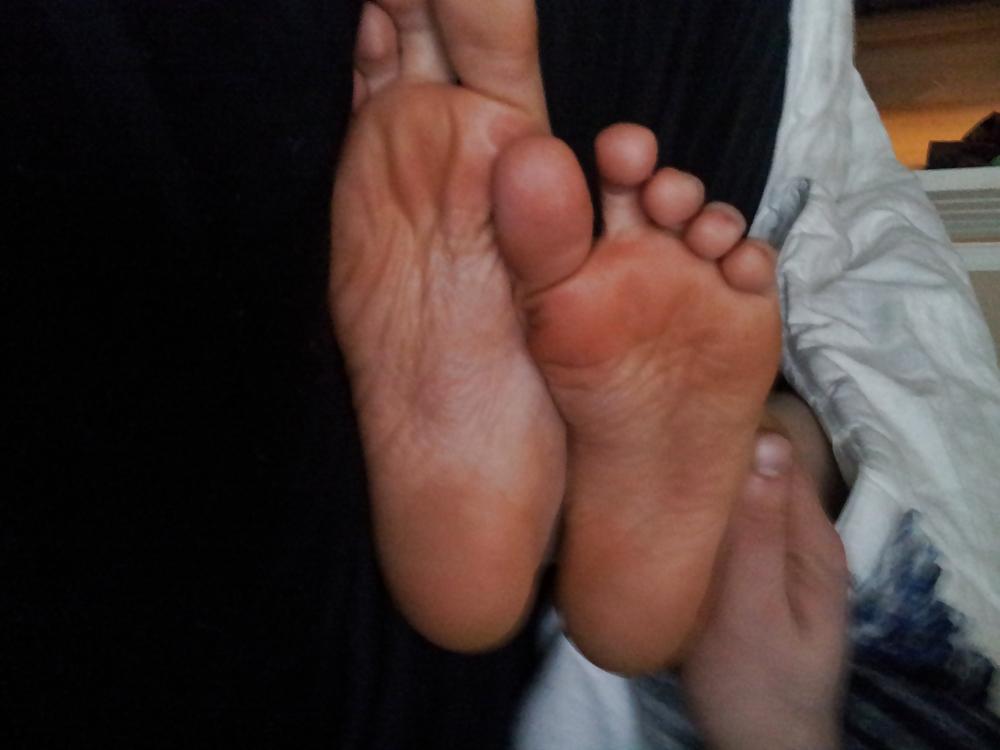 7P Canadian Friends feet and soles