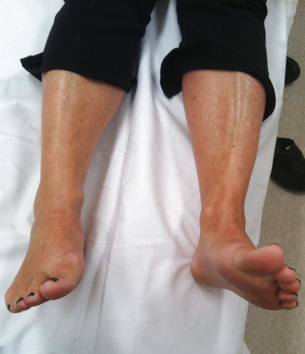 25P Cumming over Michelle's sexy feet again...