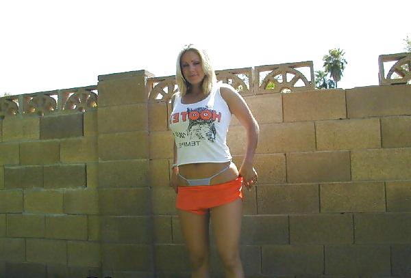 25P Hooters Girls