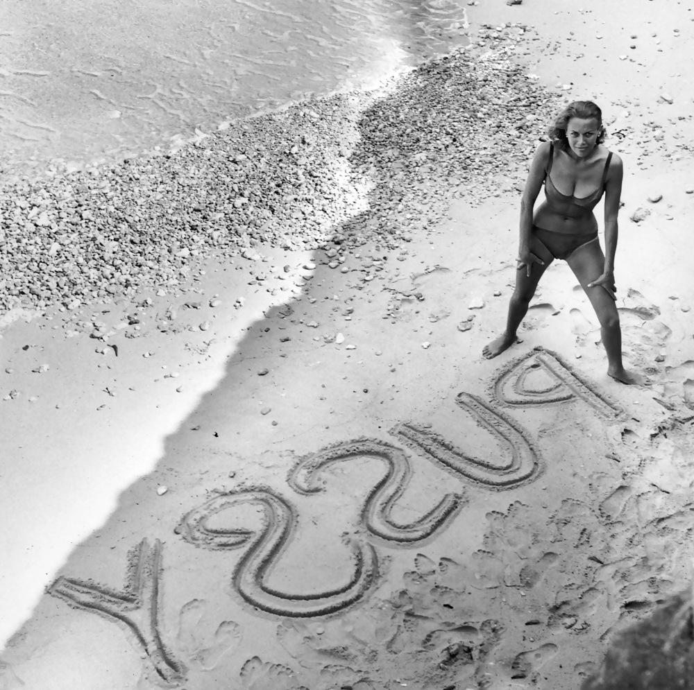 25P Let's Jerk Off Over ... Honor Blackman (AKA Pussy Galore)