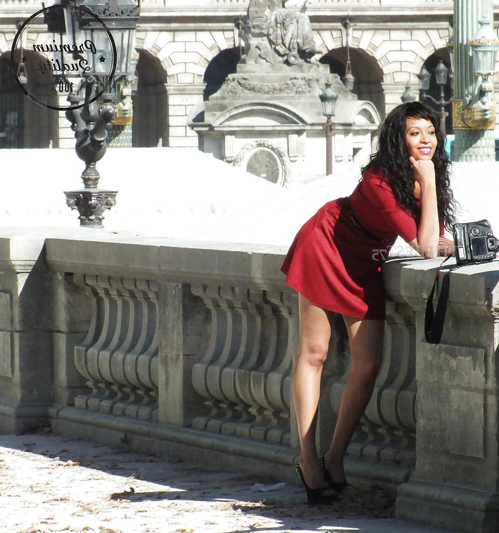 7P Ebony Girls In Paris