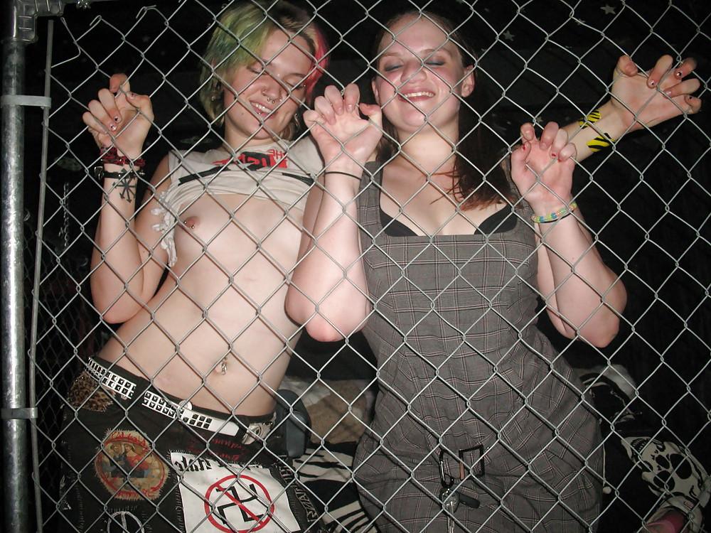 25P Show Your Tits 50
