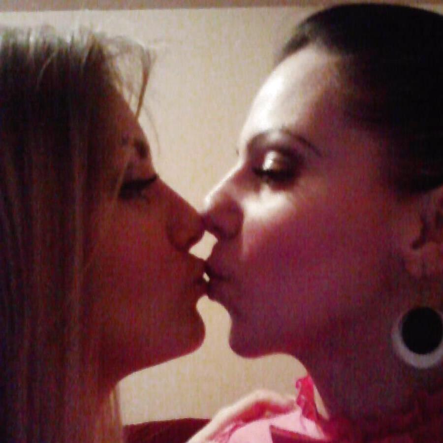 25P JUST FRIENDS OR LESBIAN?