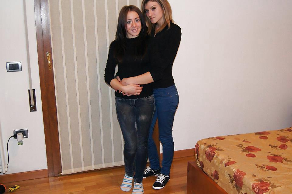 25P JUST FRIENDS OR LESBIAN?