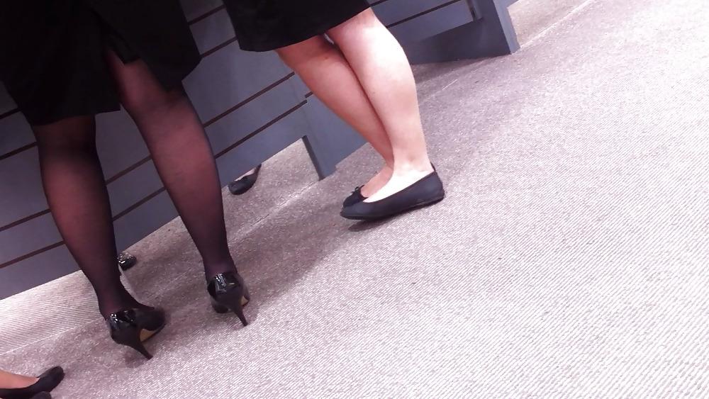 25P My Leg Voyeur Pics