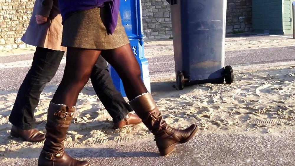 25P My Leg Voyeur Pics