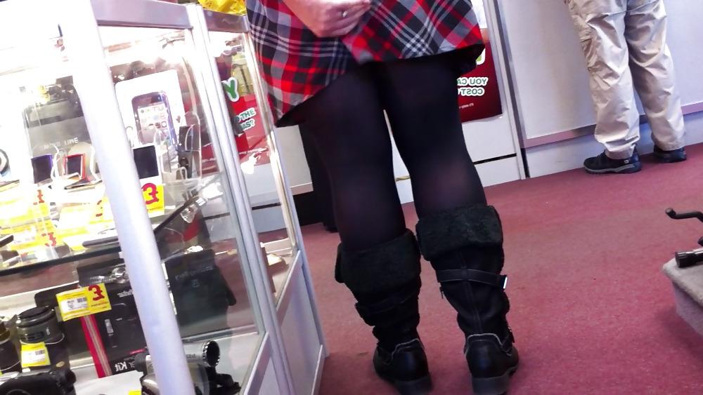 25P My Leg Voyeur Pics