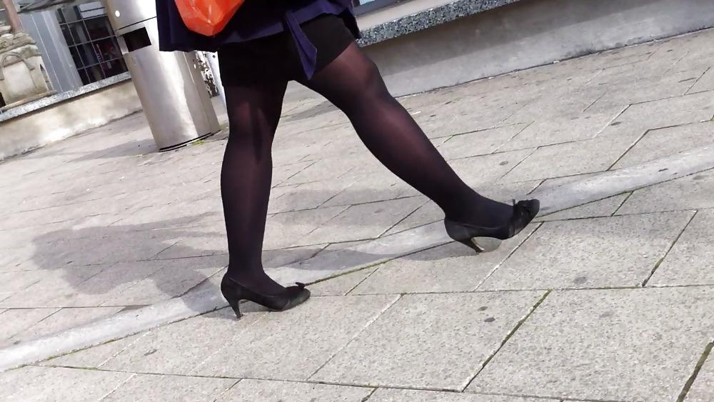 25P My Leg Voyeur Pics