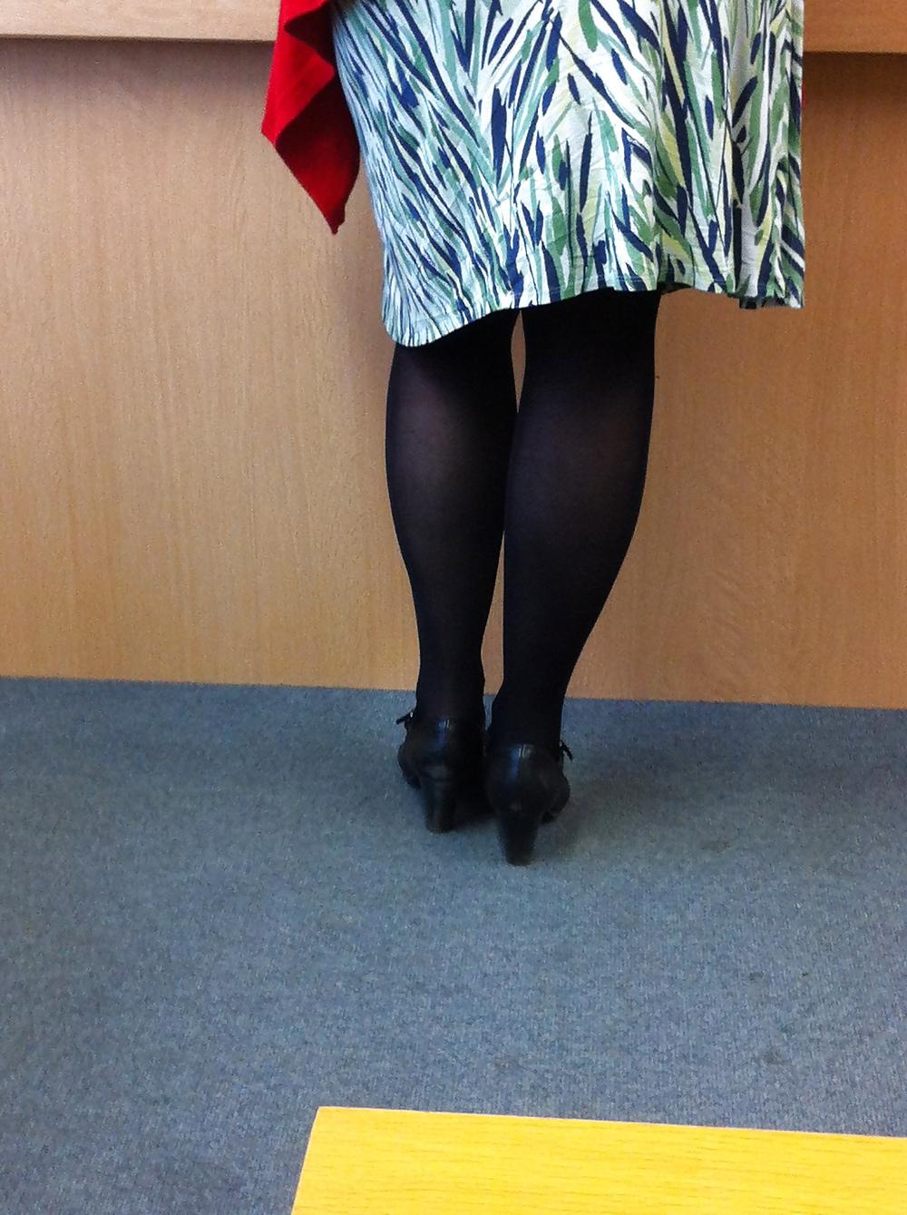25P My Leg Voyeur Pics