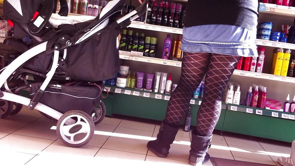 25P My Leg Voyeur Pics