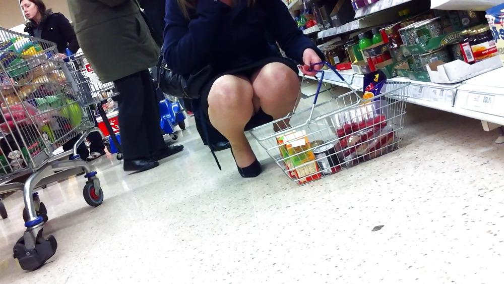 25P My Leg Voyeur Pics
