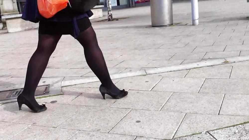 25P My Leg Voyeur Pics