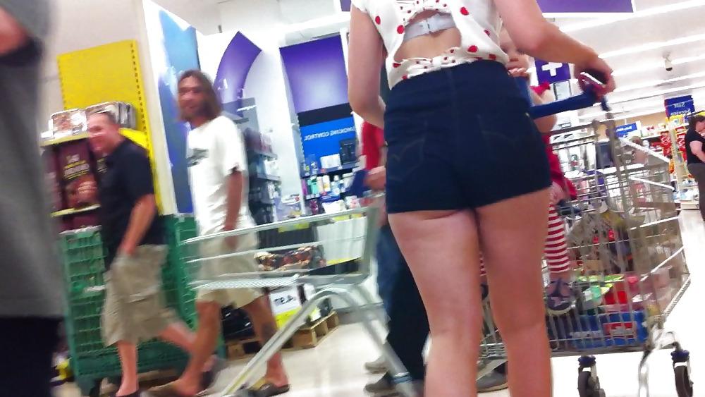 25P My Leg Voyeur Pics