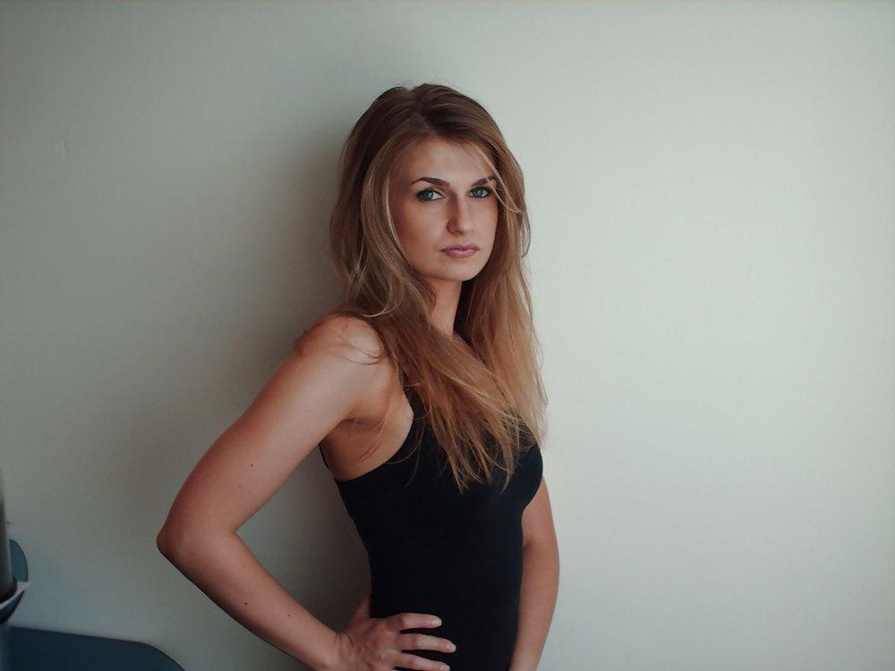 19P Amanda In Short Skirt # 2