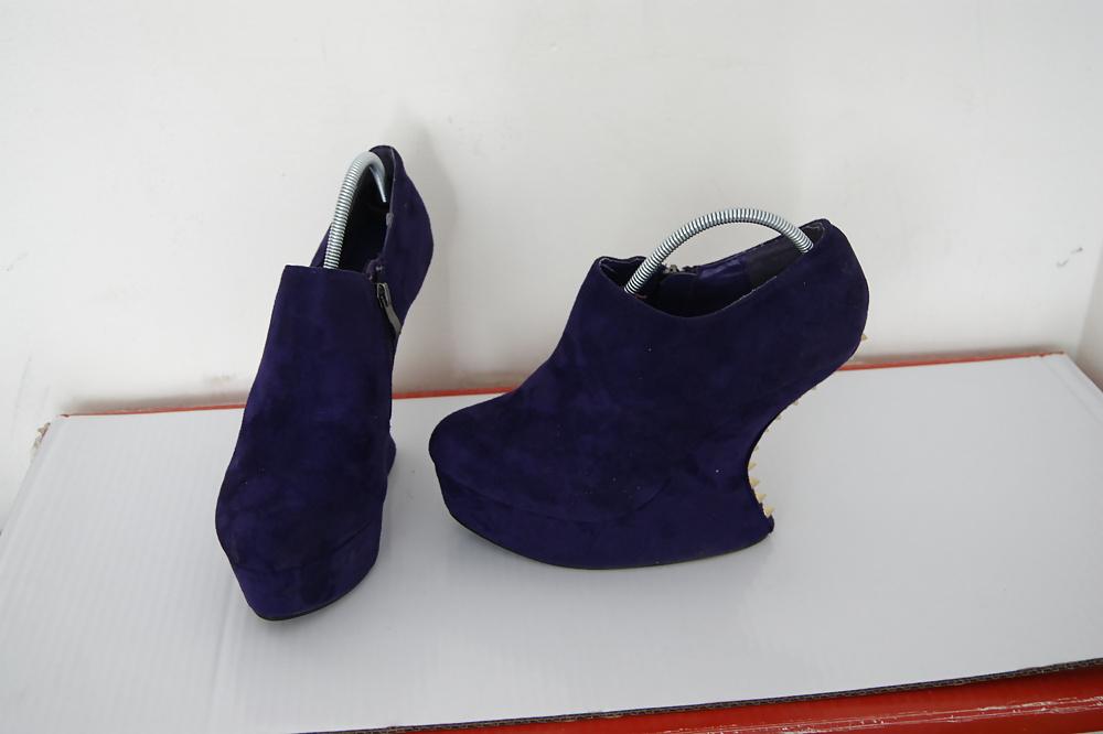25P My shoe's
