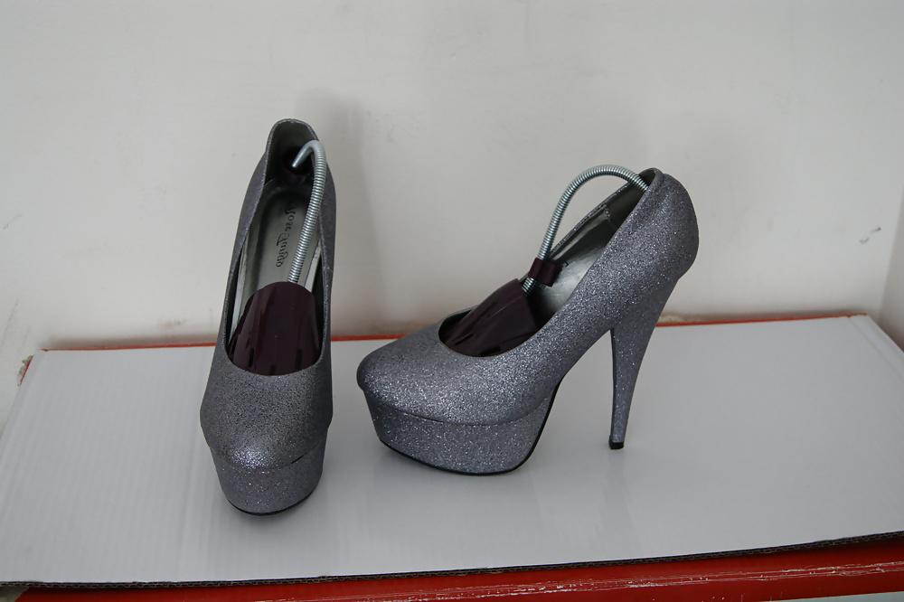 25P My shoe's