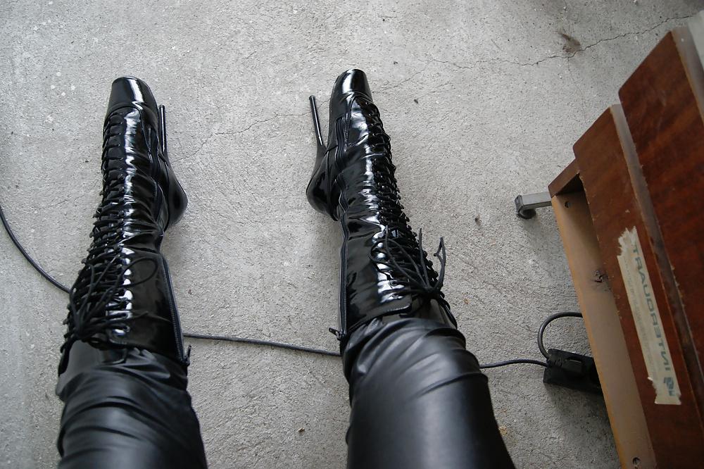 25P My shoe's