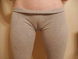 24P Fotze frisst Hose - cameltoe