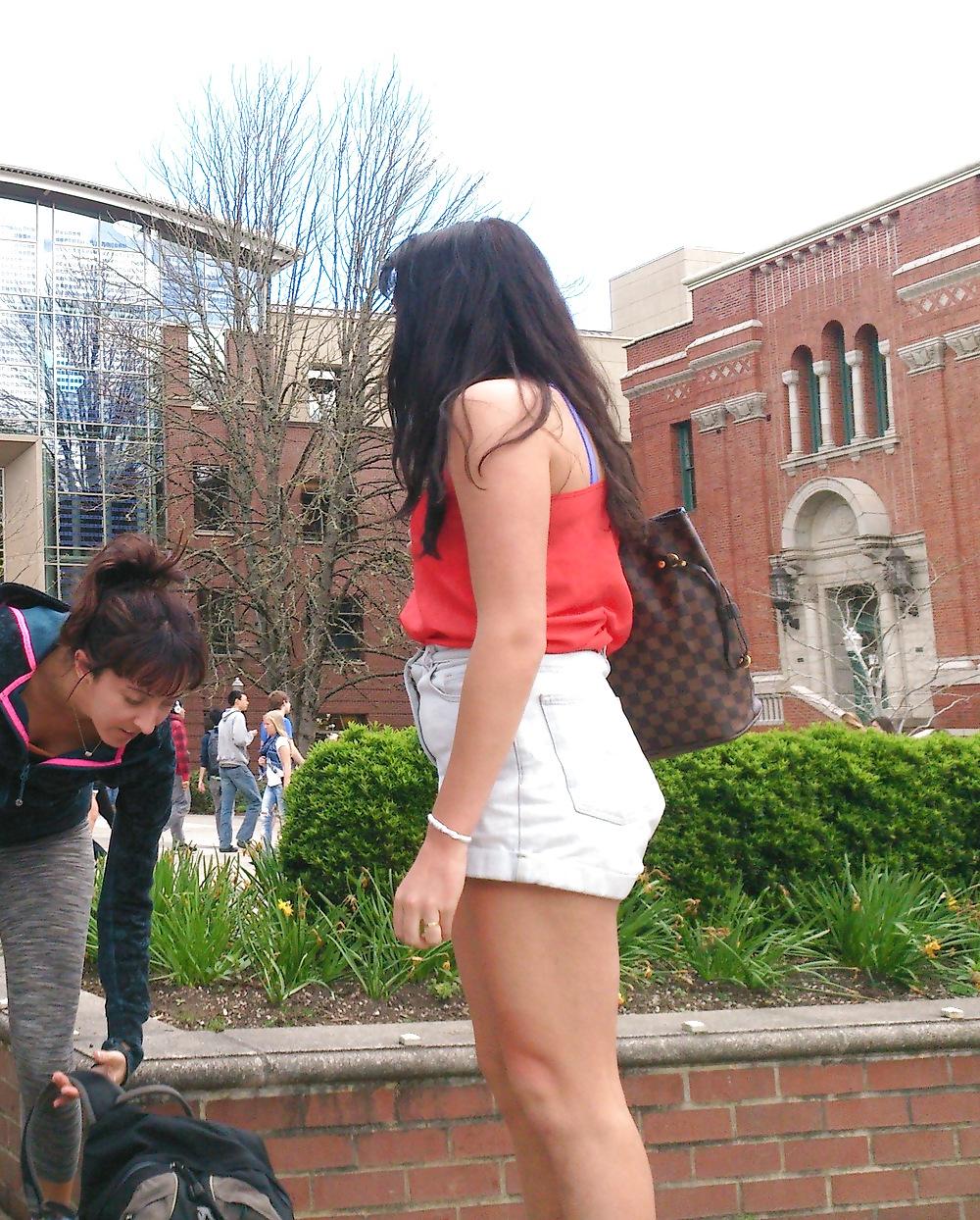 8P Street Girl With Nice Ass and Legs