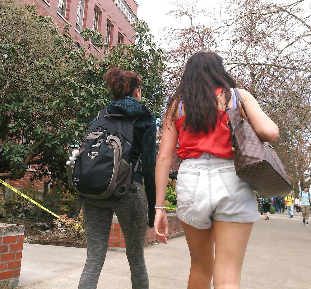 8P Street Girl With Nice Ass and Legs