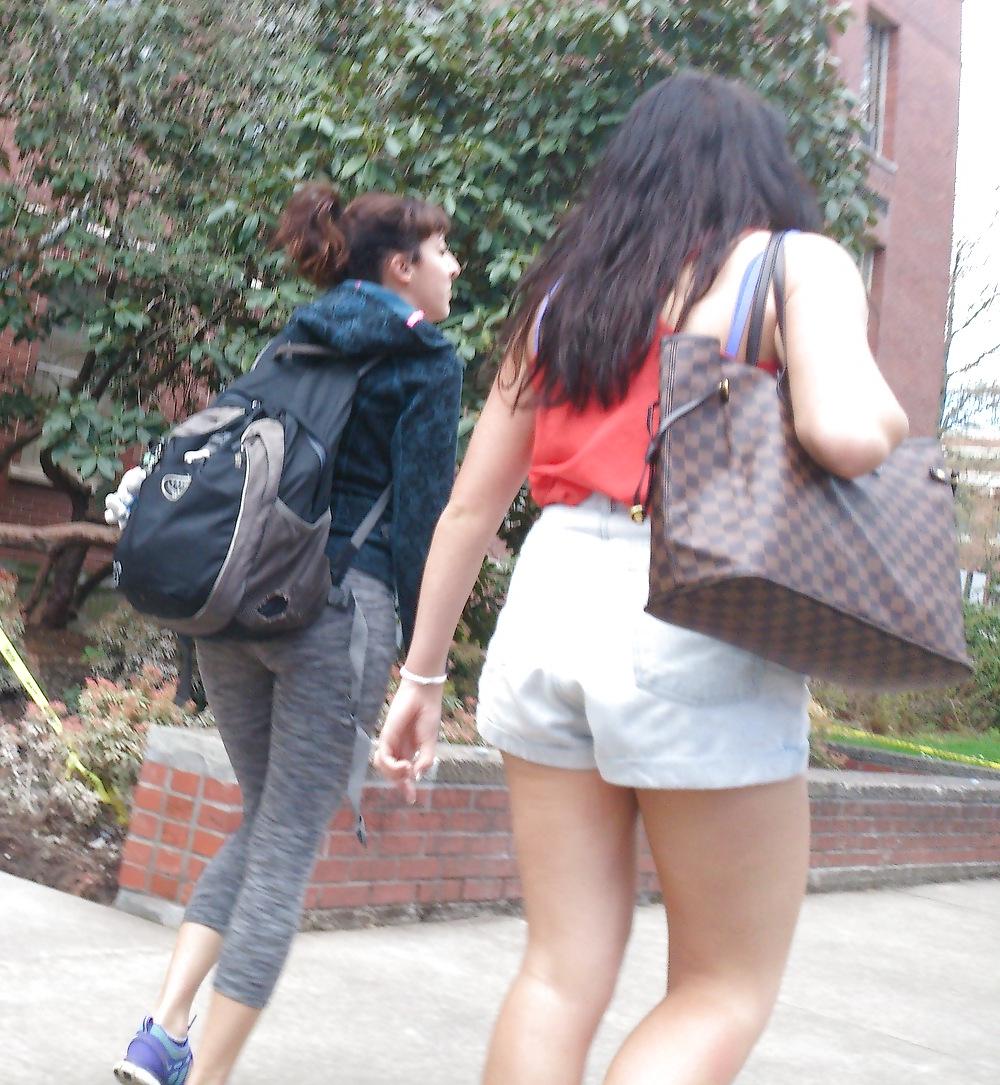 8P Street Girl With Nice Ass and Legs