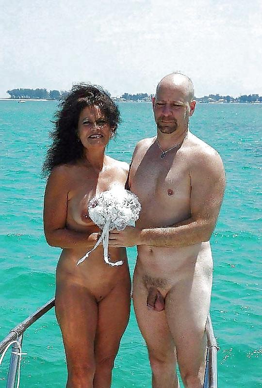 24P Naked couple 15.