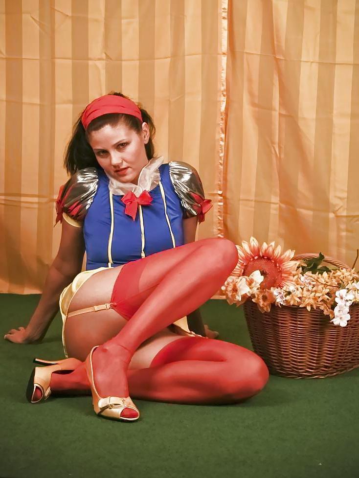 16P Snow White Babe 2