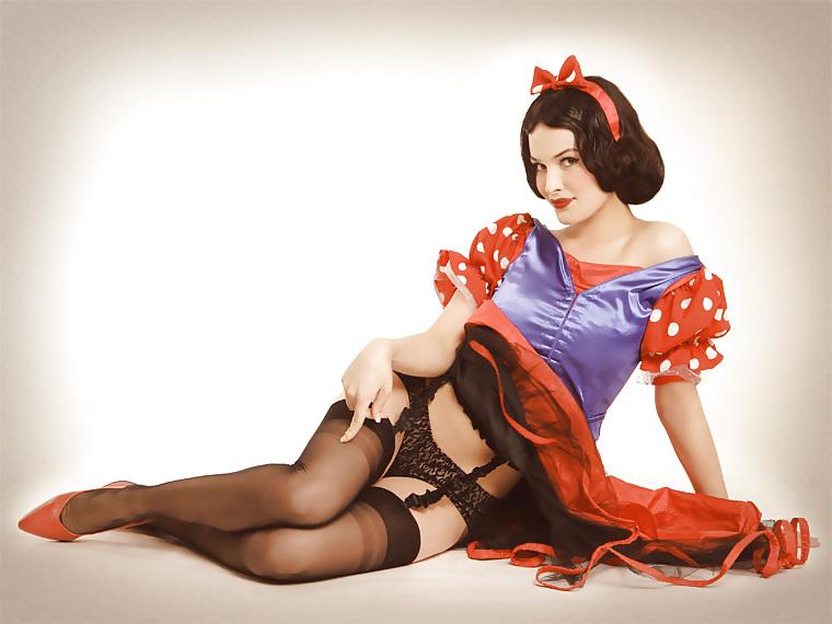 16P Snow White Babe 2