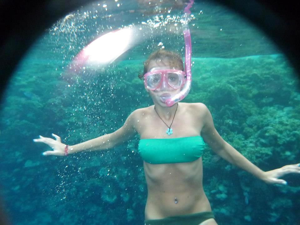 9P Hot or Not ? Comment this teen sluts (facebook-pics)