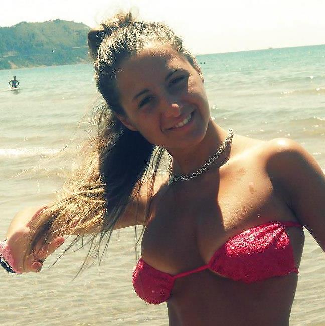9P Hot or Not ? Comment this teen sluts (facebook-pics)