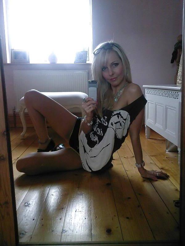 10P Exposed Wife--A Lovely Cougar