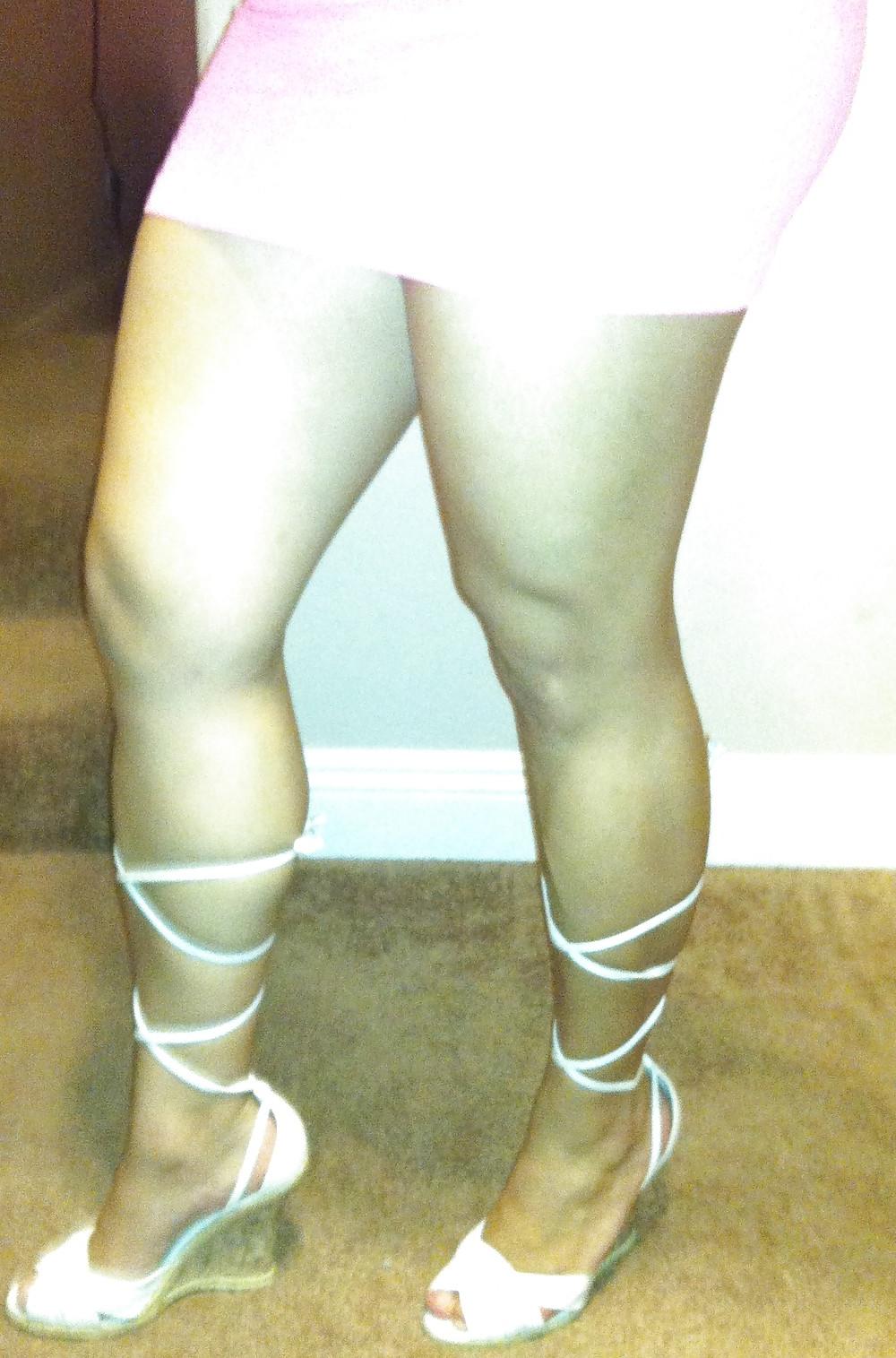 17P Pink n white upskirt latin pussy camel toe heels