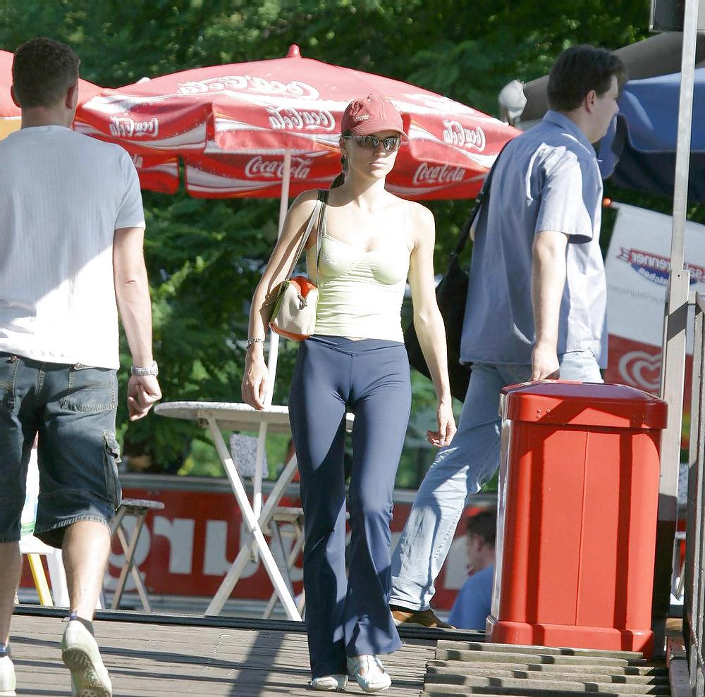 25P Cameltoe 1