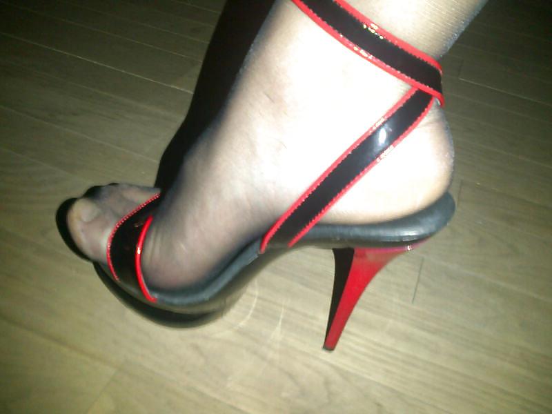 24P Cum all over my heels bitches!!!