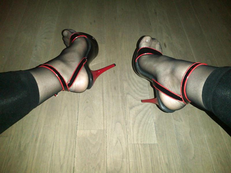 24P Cum all over my heels bitches!!!