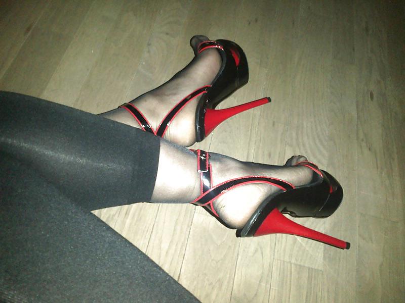 24P Cum all over my heels bitches!!!