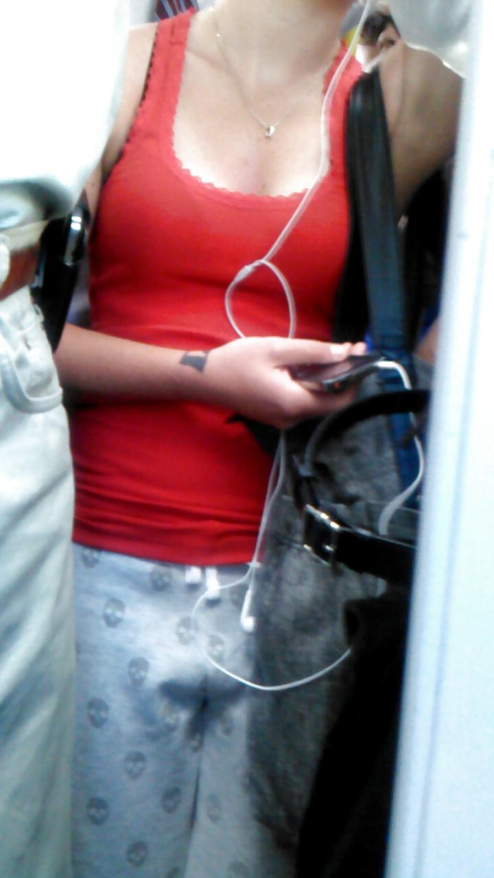 24P Voyeur - cleavage on the train