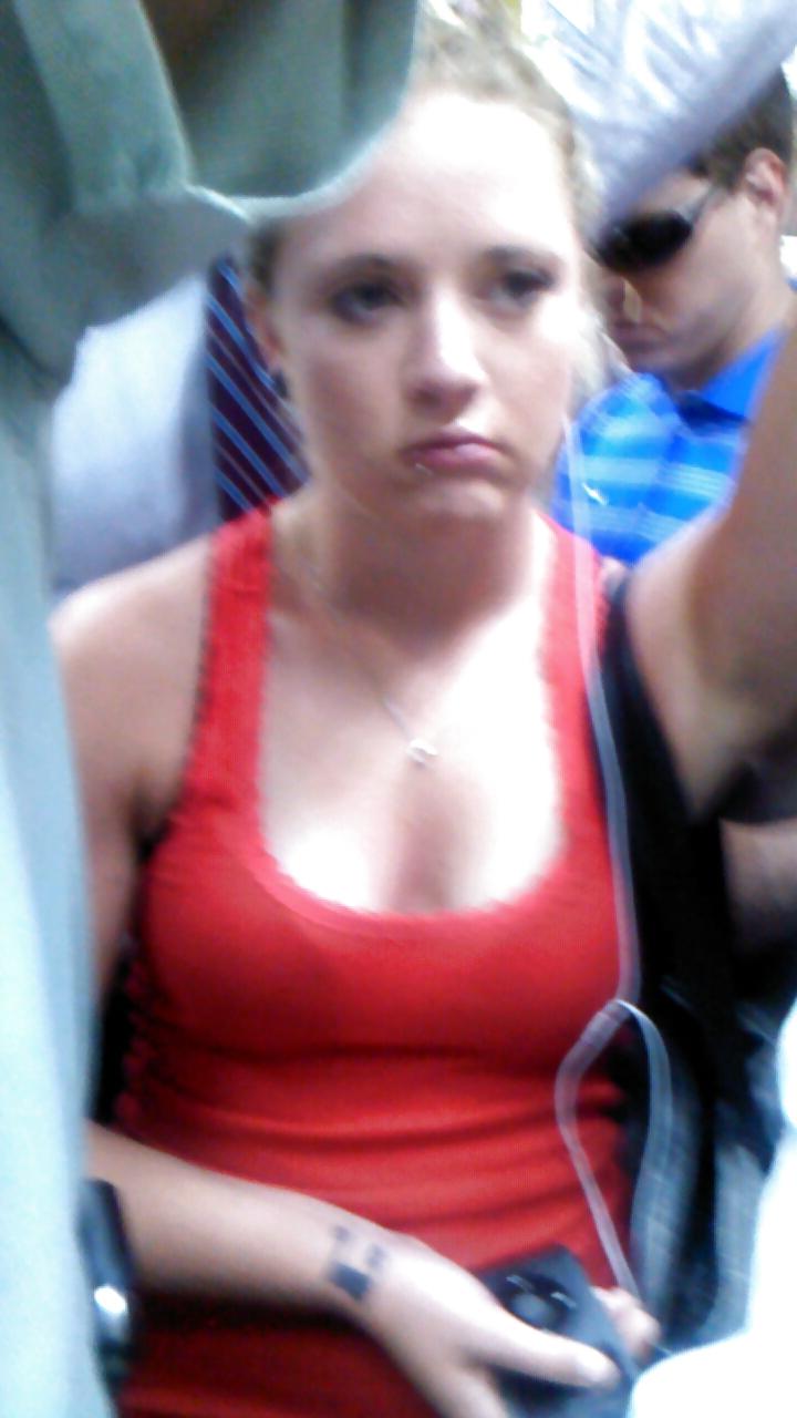 24P Voyeur - cleavage on the train
