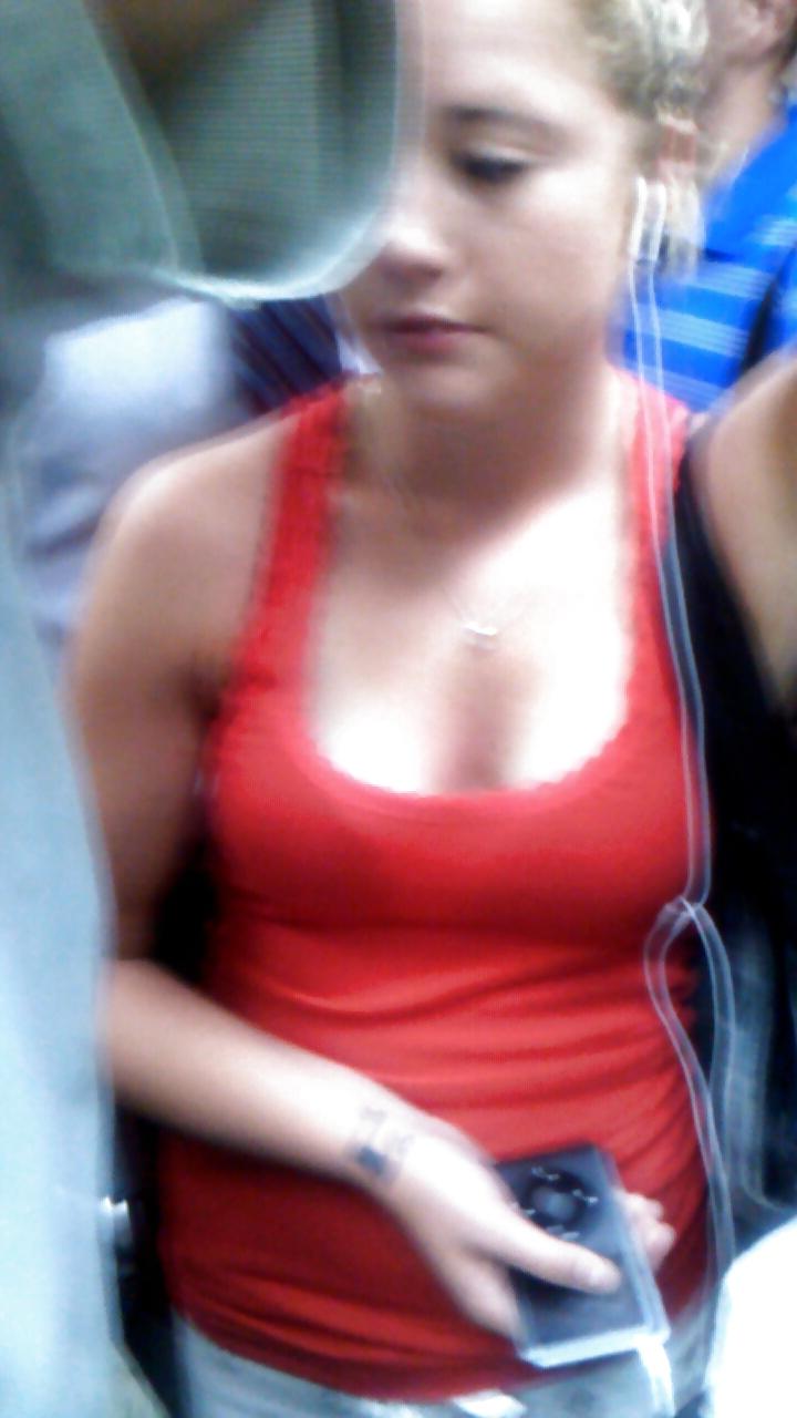 24P Voyeur - cleavage on the train